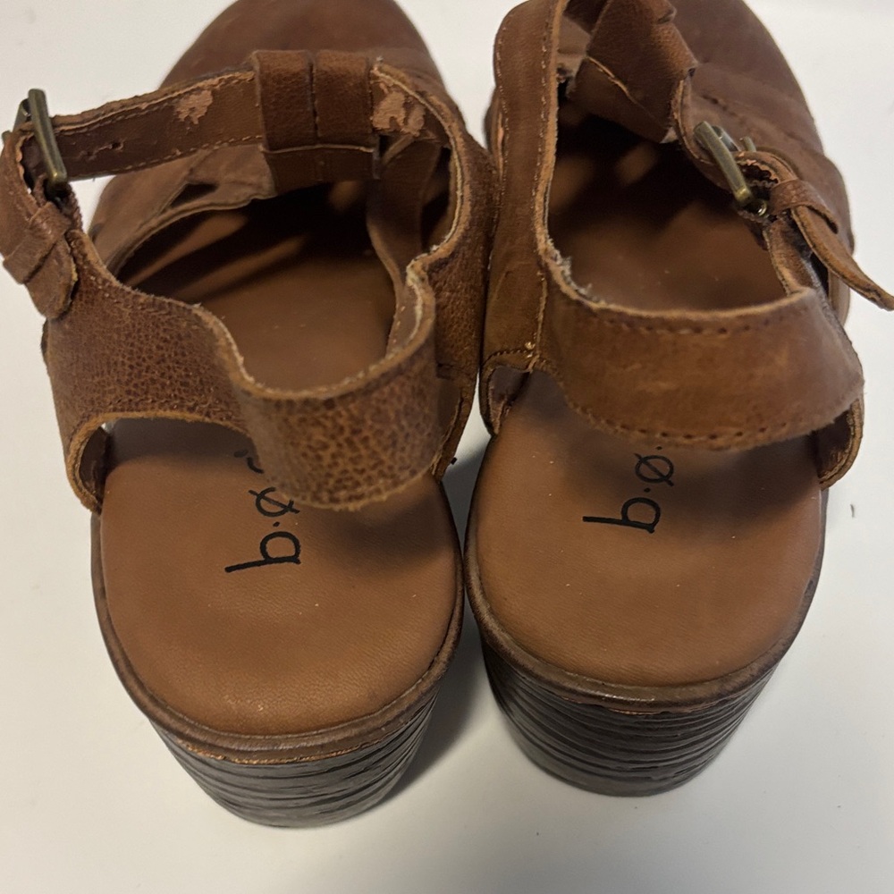 b.o.c. Women's Tan Leather Sandals sz 8 - Picture 8 of 9